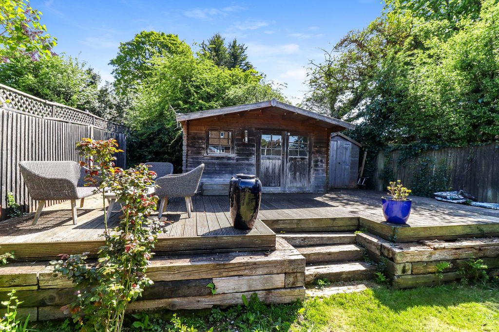Additional image 34 of 5 bed property for saleAbbots Road, Abbots Langley WD5