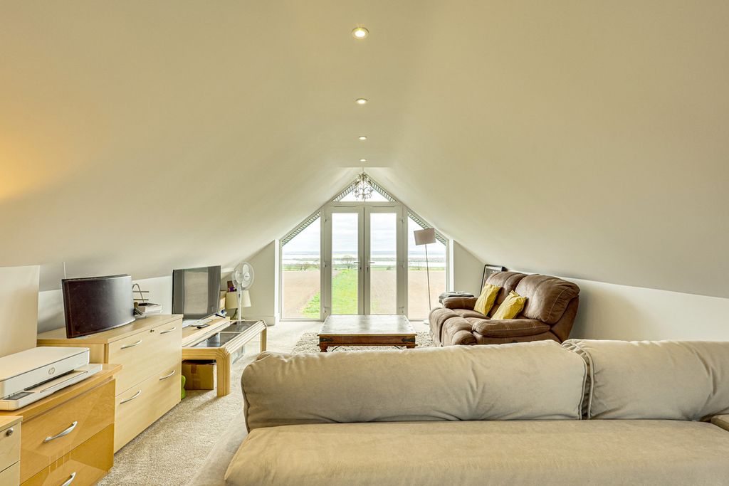 Additional image 36 of 4 bed detached house for saleCastle Road, Benfleet SS7