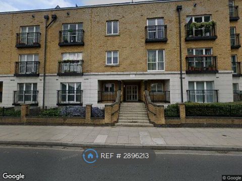 Gray Court, London E1