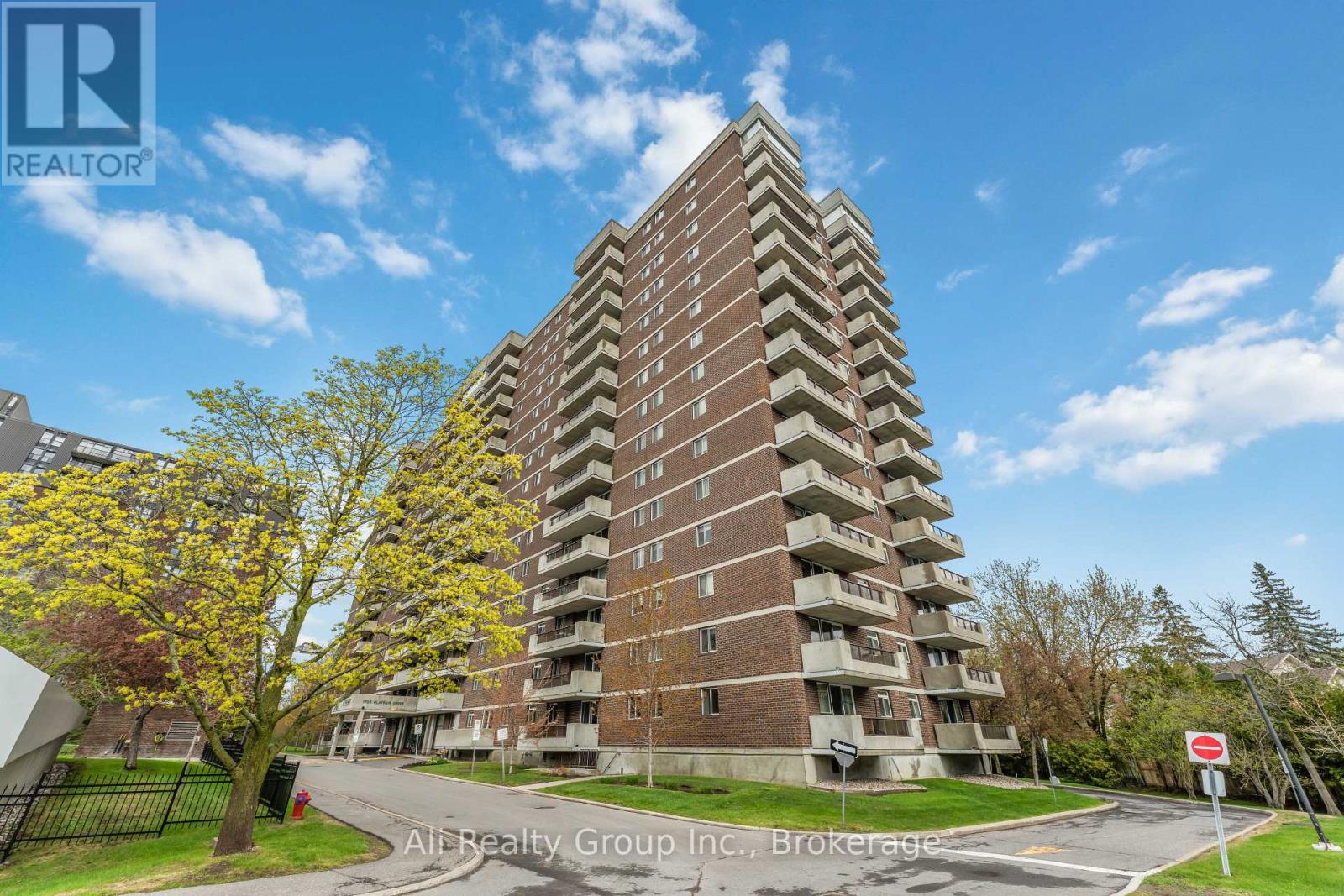 610 - 1705 PLAYFAIR DRIVE