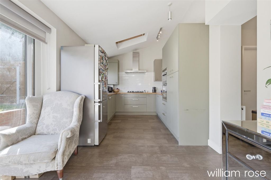 Additional image 5 of 4 bed semi-detached house for saleWestbury Lane, Buckhurst Hill IG9