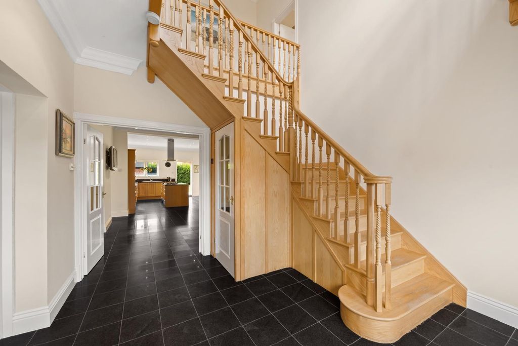 Additional image 10 of 4 bed detached house for saleNoak Hill Road, Billericay CM12