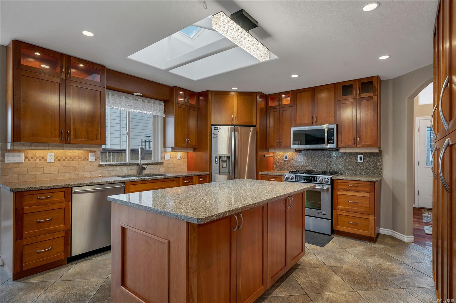 Additional image 2 of 3413 Worthing Place, Campbell River, BC, V9W 8G2