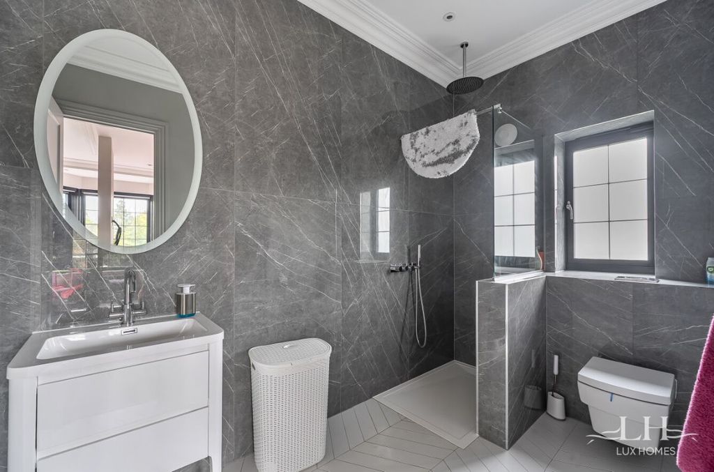 Additional image 16 of 5 bed detached house for saleFreeman Way, Emerson Park RM11