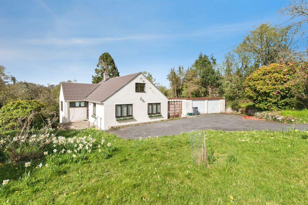 4 bed detached bungalow for saleCrewkerne Road, Axminster EX13