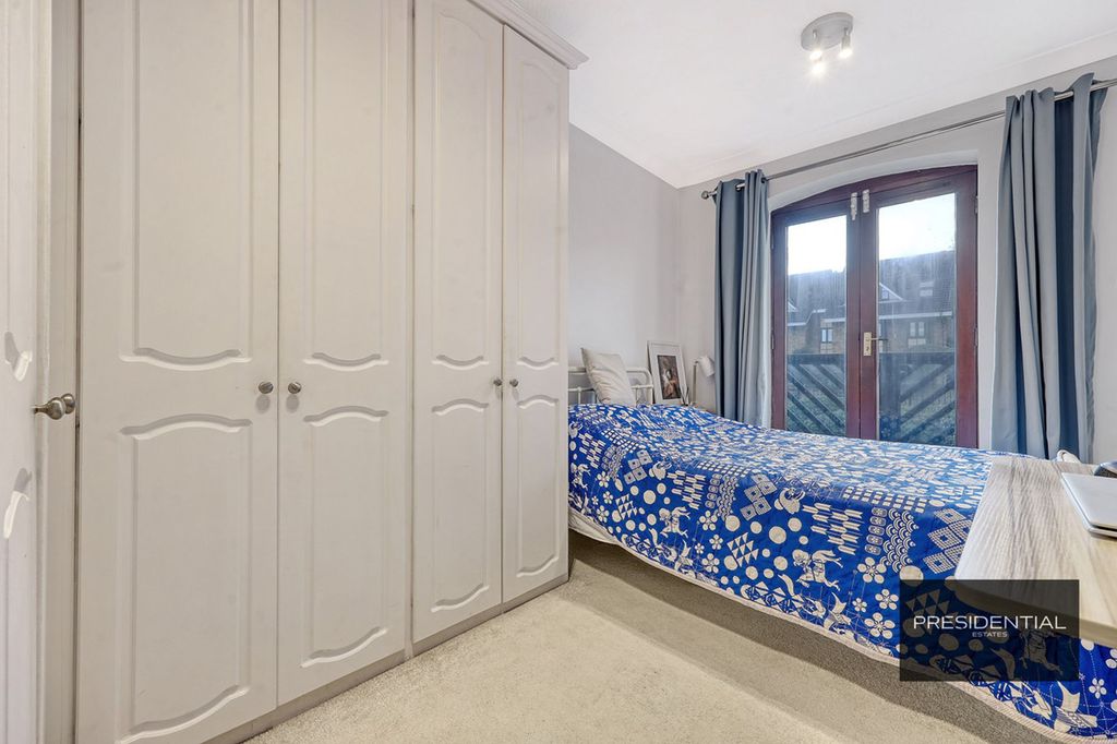 Additional image 15 of 3 bed flat for saleBoleyn Court Epping New Road, Buckhurst Hill IG9