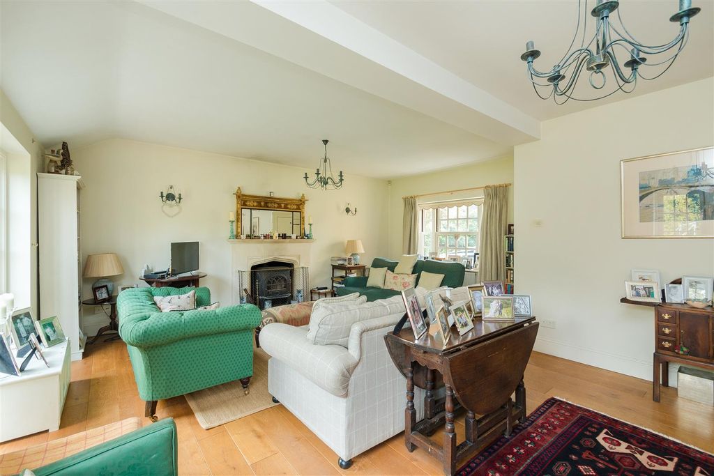 Additional image 7 of 5 bed detached house for saleThe Woodlands, Chesterton, Oxfordshire OX26