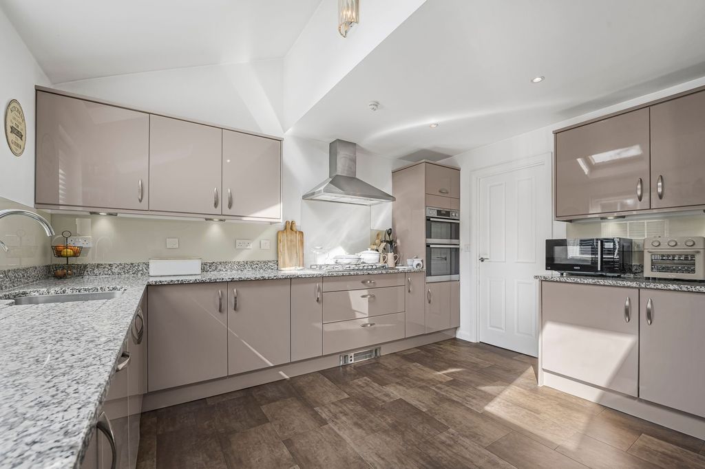 Additional image 6 of 5 bed detached house for saleTy'n-Y-Gollen Court, Old St. Mellons CF3