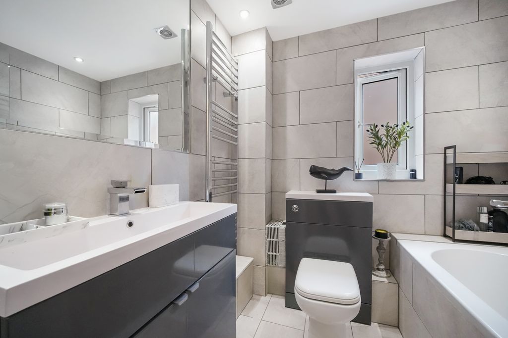 Additional image 11 of 2 bed end terrace house for sale23 Kilngate Brae, Edinburgh EH17