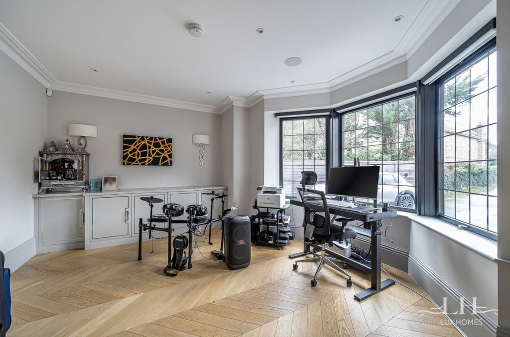 Additional image 3 of 5 bed detached house for saleFreeman Way, Emerson Park RM11
