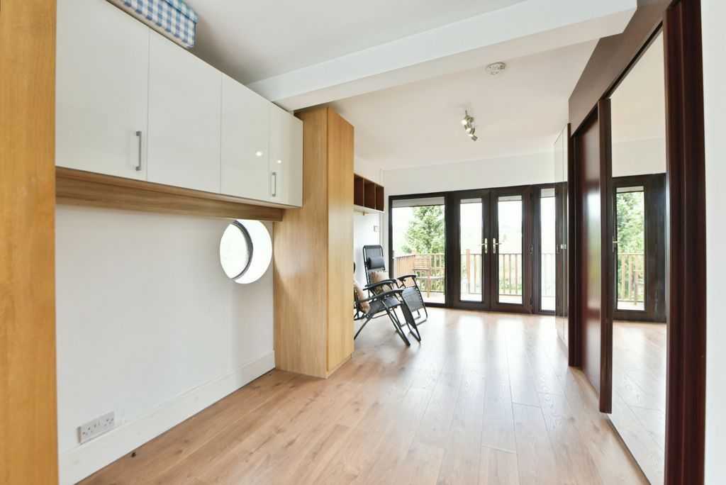 Additional image 21 of 4 bed semi-detached house for saleMarkland Hill Lane, Bolton BL1