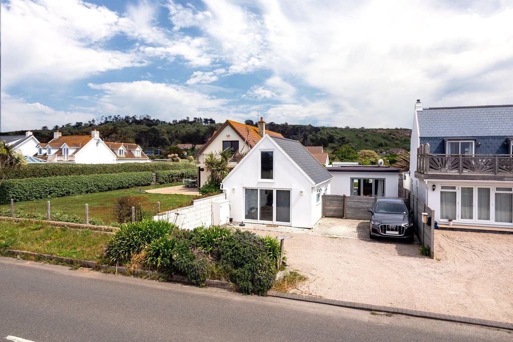Additional image 3 of 2 bed bungalow for saleLa Grande Route Des Mielles, St. Ouen JE3