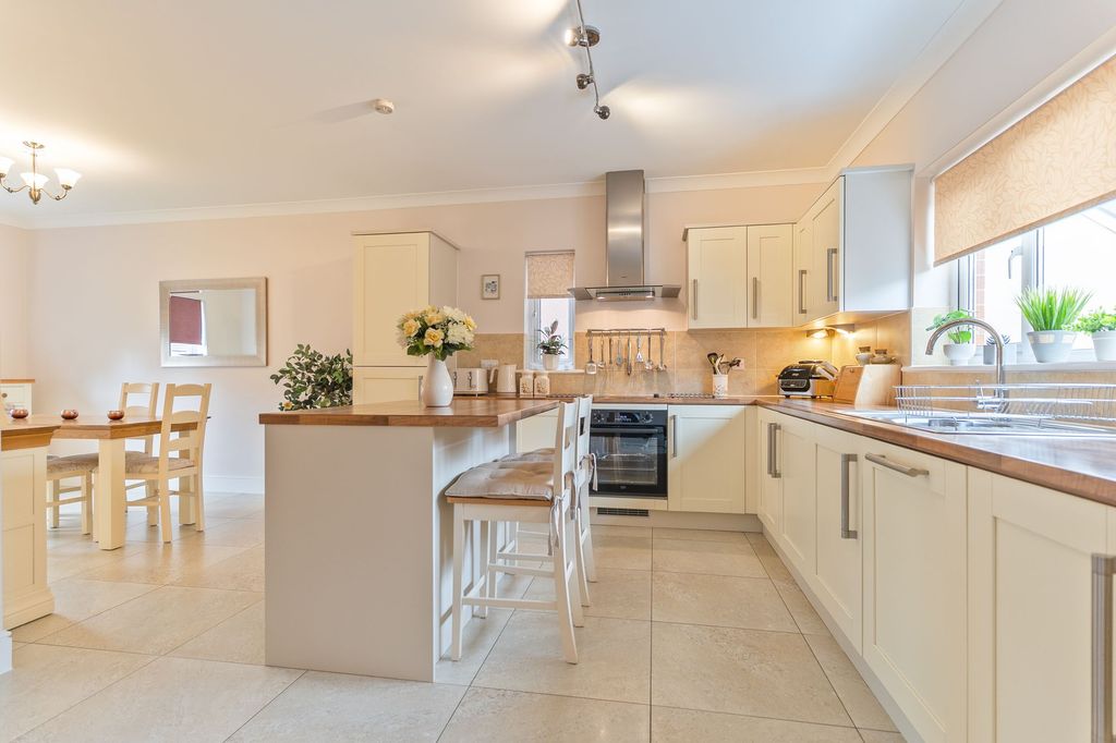 Additional image 5 of 4 bed detached house for saleBridling Crescent, Newport NP19