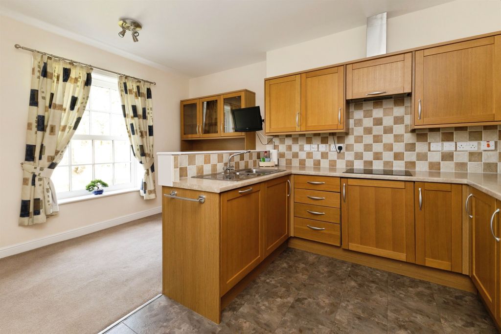 2 bed flat for saleRoman Road, Middlesbrough TS5 photo 5