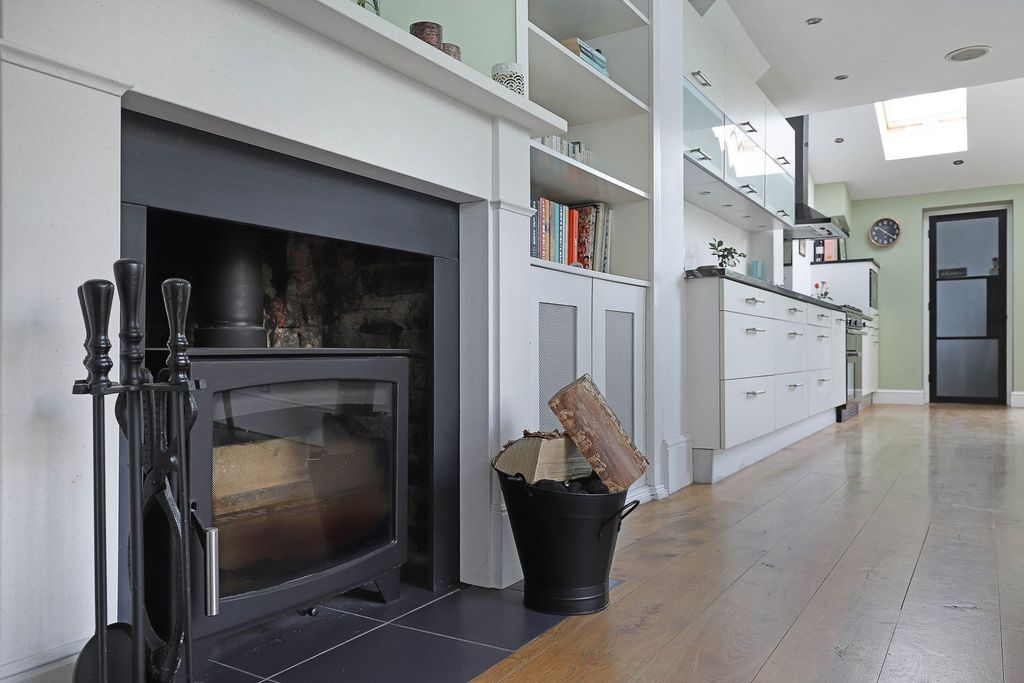 Additional image 13 of 4 bed semi-detached house for saleHills Road, Buckhurst Hill IG9