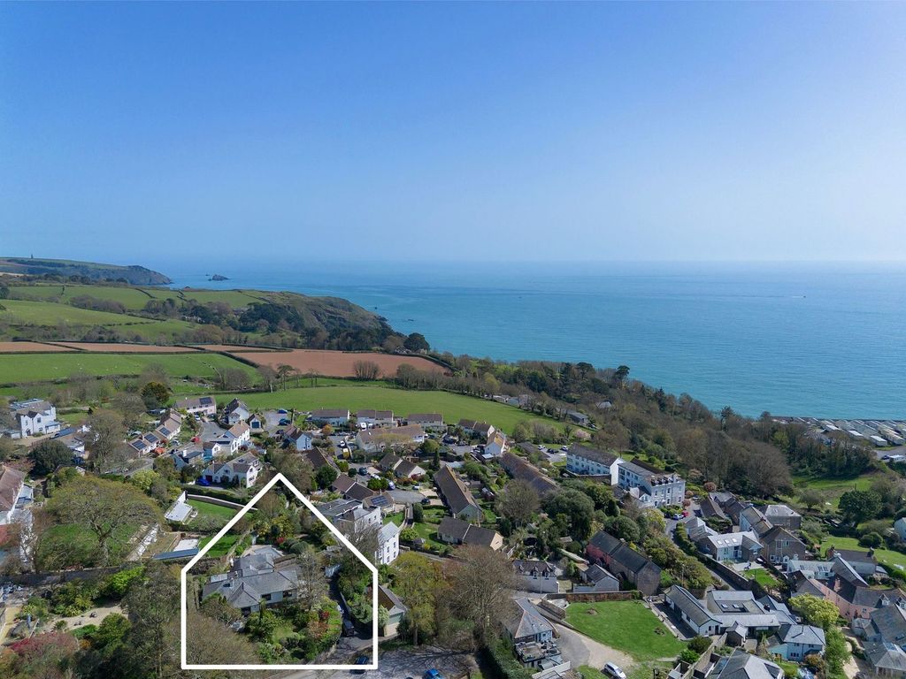 6 bed detached house for saleGingko House, Stoke Fleming, Dartmouth TQ6