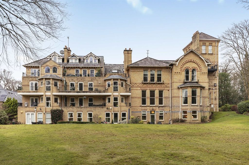 2 bed flat for saleDevisdale Road, West Lynn Devisdale Road WA14