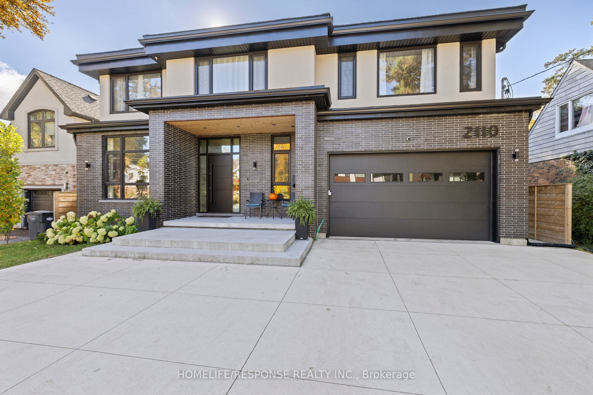 2110 Courtland Crescent, Mississauga, ON, L4Y 1V2