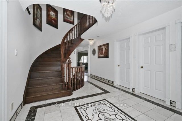 Additional image 2 of 358 Valleymede Drive, Richmond Hill, ON, L4B 3E8