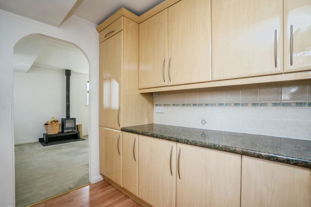 Additional image 19 of 2 bed flat for salePelham Terrace, Emsworth, Hampshire PO10