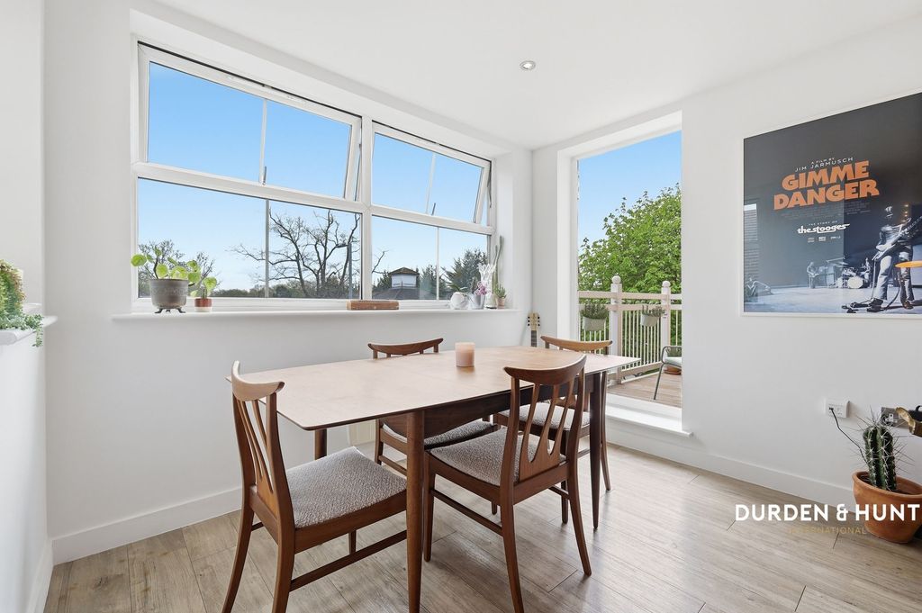 Additional image 6 of 2 bed flat for saleHigh Road, Shore Point IG9