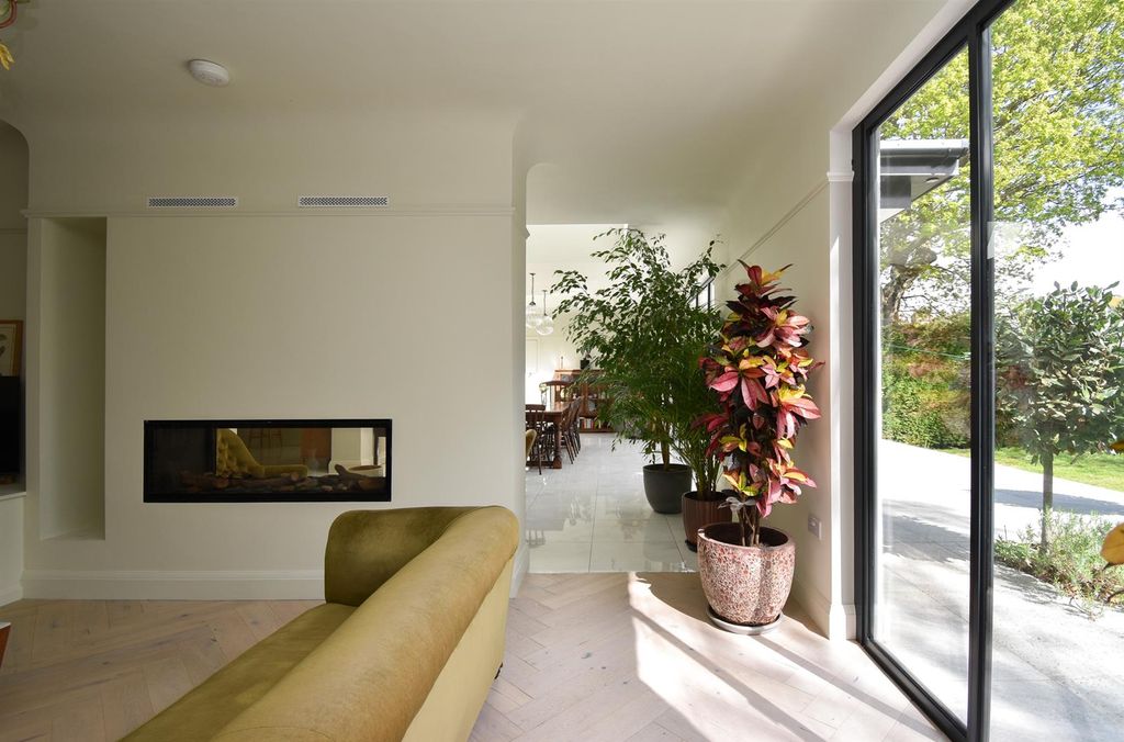 Additional image 6 of 6 bed detached house for saleSutherland Avenue, Bexhill-On-Sea TN39