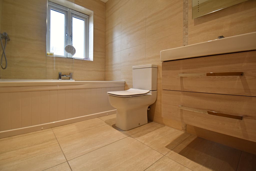 Additional image 10 of 5 bed detached house for saleDaneshill Court, Lychpit, Basingstoke RG24
