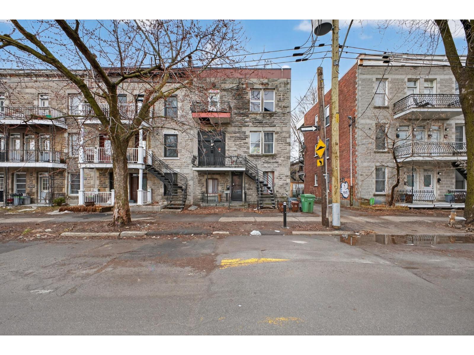 1690 Rue Leclaire