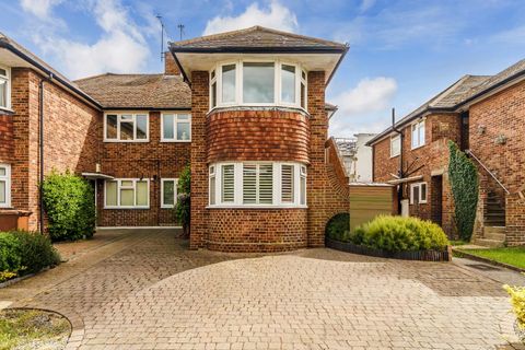 Welbeck Close, Ewell Village KT17