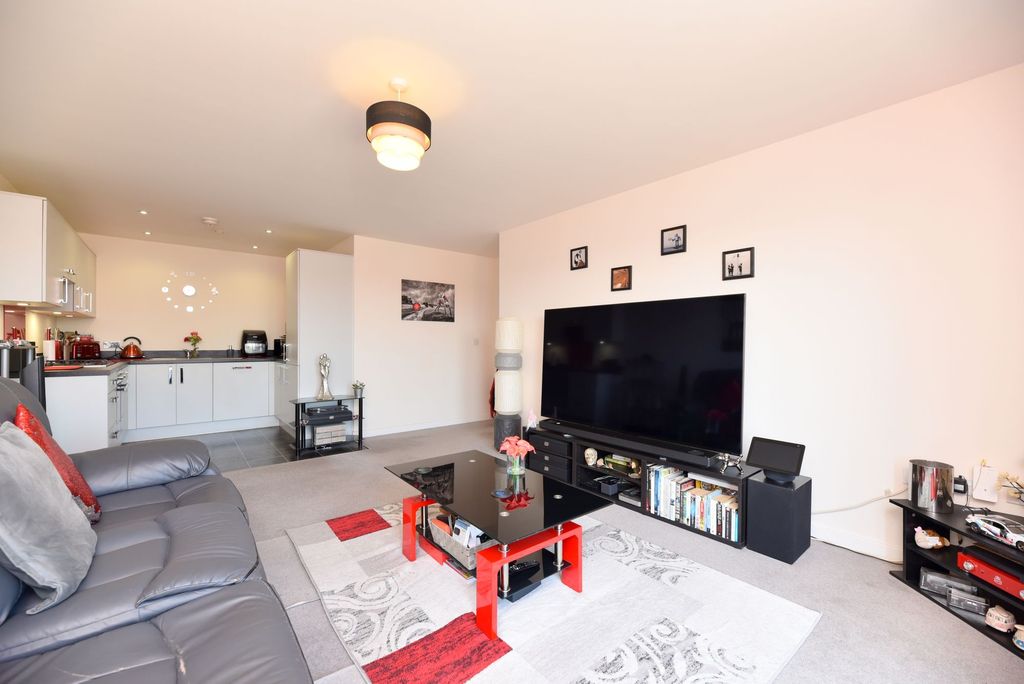 Additional image 6 of 2 bed flat for salePurcell Place, Biggleswade SG18