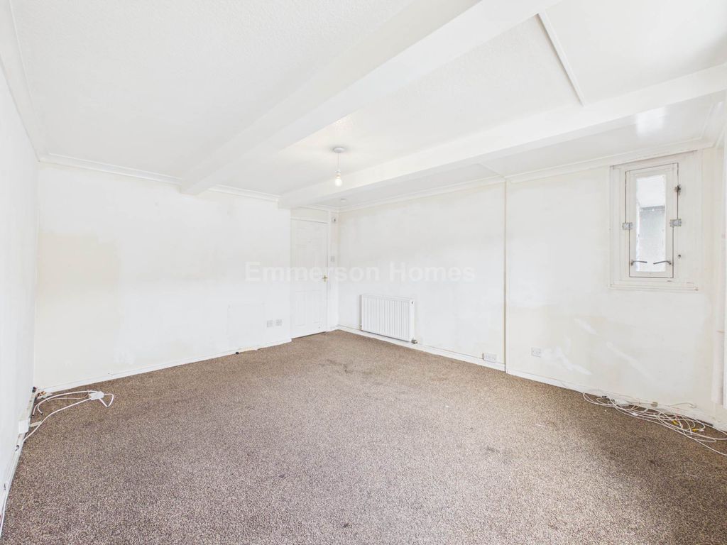 3 bed flat for saleMaple Drive, Johnstone PA5 photo 3