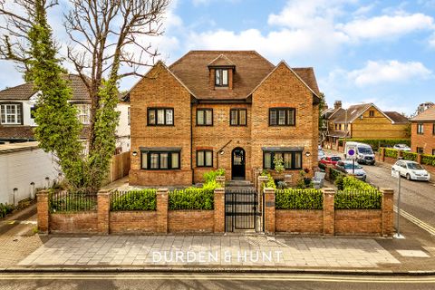 Station Lane, Hornchurch RM12
