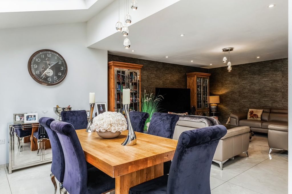Additional image 8 of 7 bed detached house for saleBaas Hill Close, Broxbourne, Hertfordshire EN10