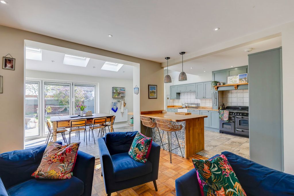 Additional image 11 of 3 bed detached house for saleEarls Court Road, Penylan, Cardiff CF23