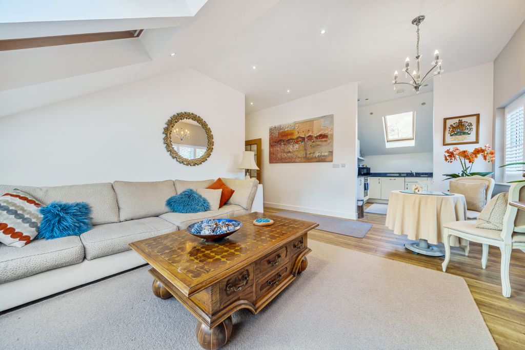 Additional image 4 of 2 bed flat for saleReigate Road, Dorking RH4