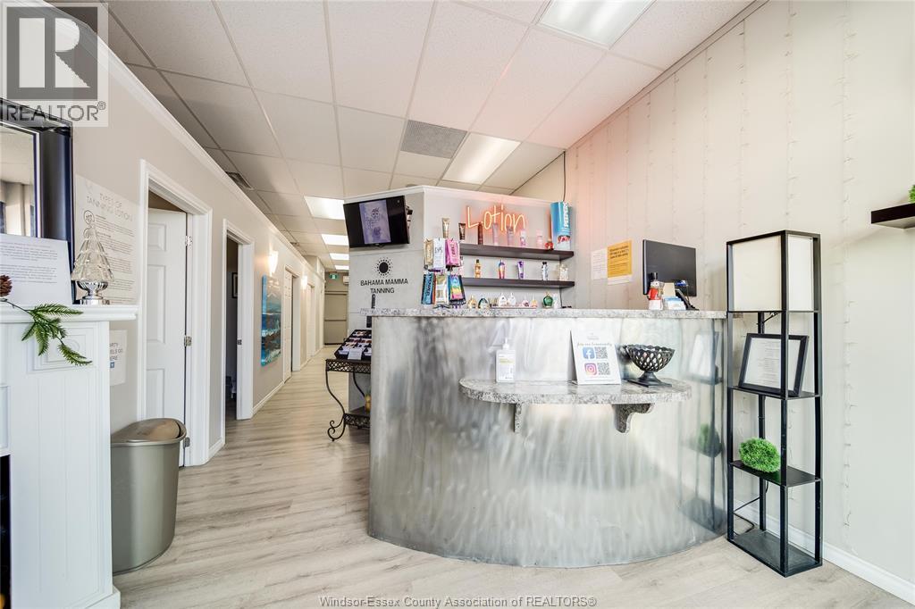 Additional image 5 of 3041 Dougall Avenue, Windsor, ON, N9E1S3