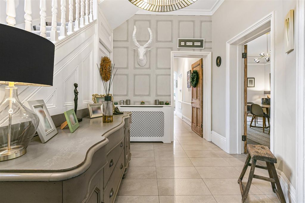 Additional image 5 of 6 bed semi-detached house for saleSt. Catherines Road, Broxbourne EN10