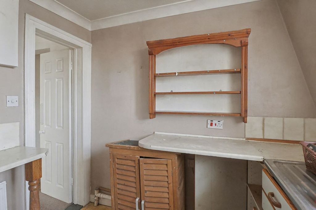Additional image 8 of 3 bed flat for saleFlat 6 Blandford House, 47 East Street, Blandford Forum, Dorset DT11