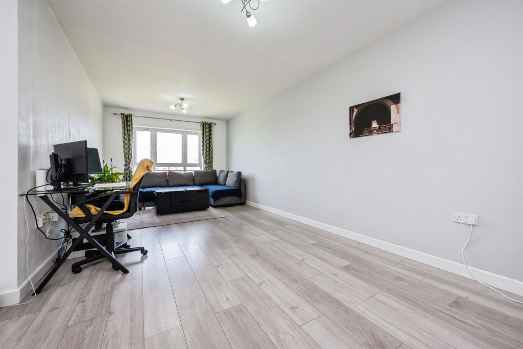 Additional image 4 of 2 bed flat for salePalgrave Road, Bedford MK42