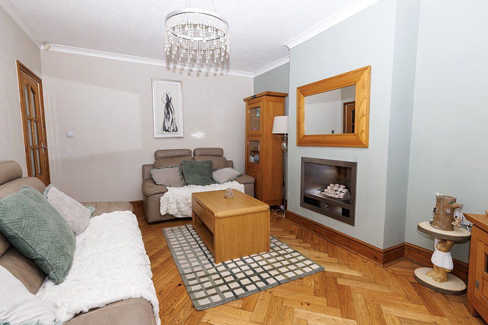 4 bed semi-detached house for saleWolverhampton Road, Oldbury, West Midlands B68 photo 5