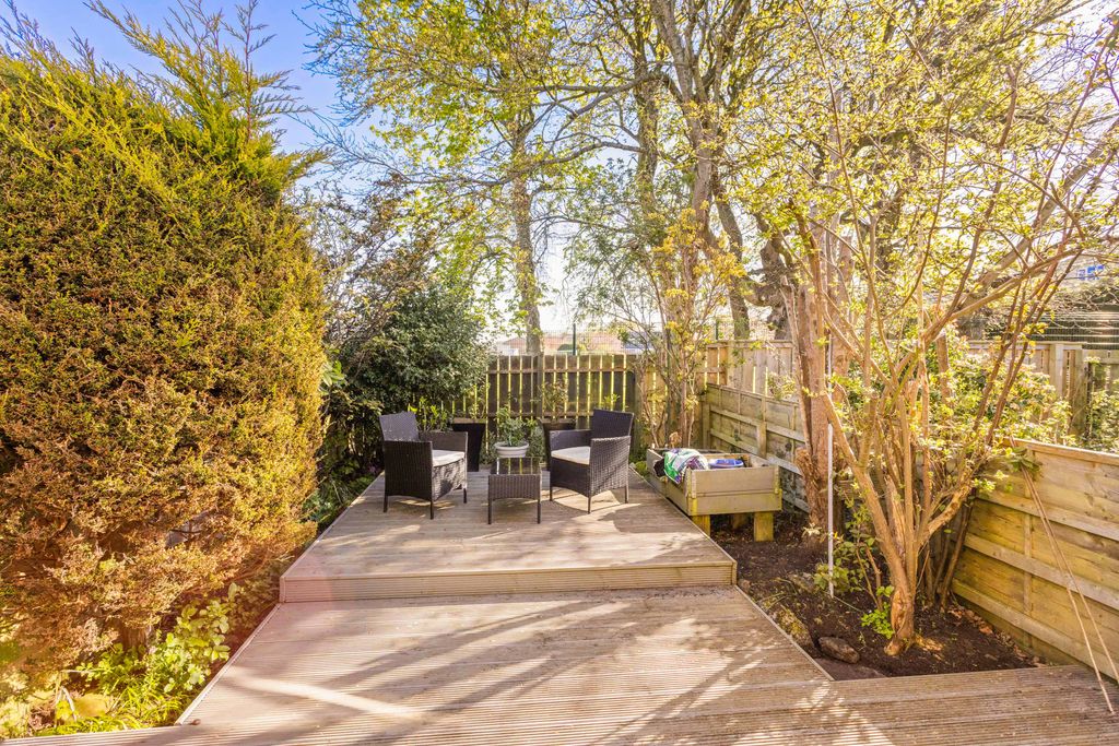 Additional image 17 of 2 bed flat for sale50 Cairns Drive, Balerno, Edinburgh EH14
