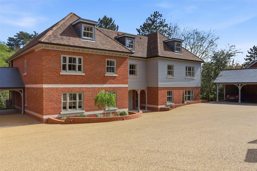 2 bed flat for saleHigh Lane, Stansted, Essex CM24