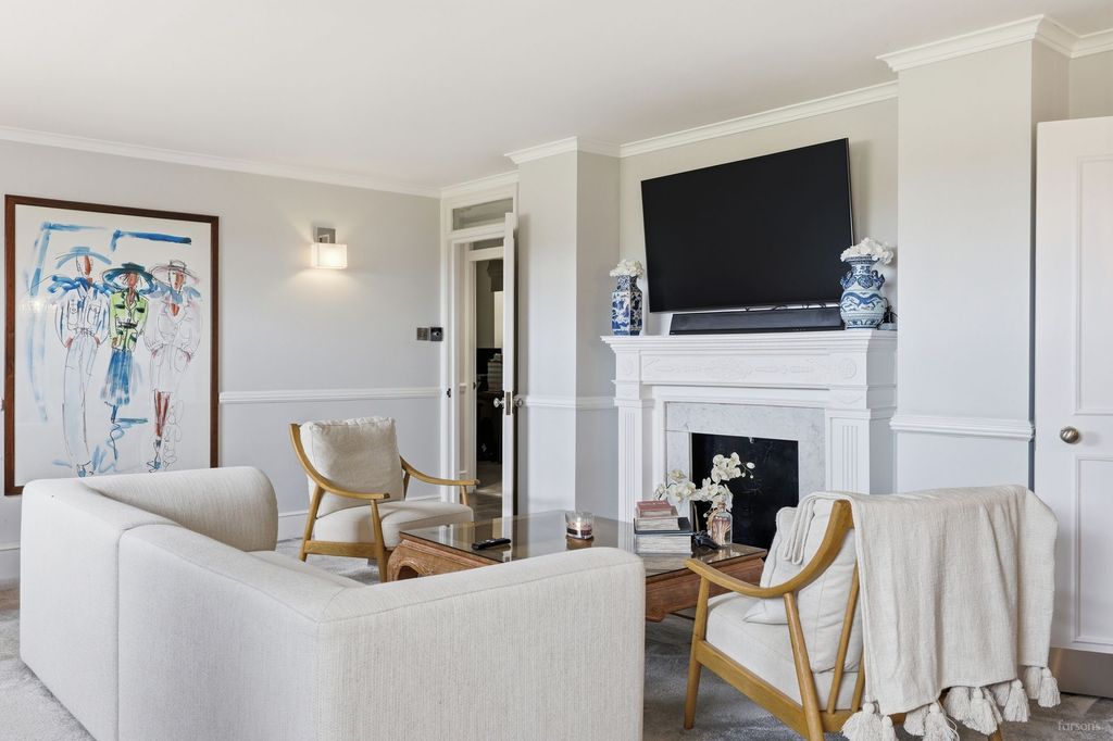 3 bed flat for saleThorndon Park, Ingrave CM13 photo 3
