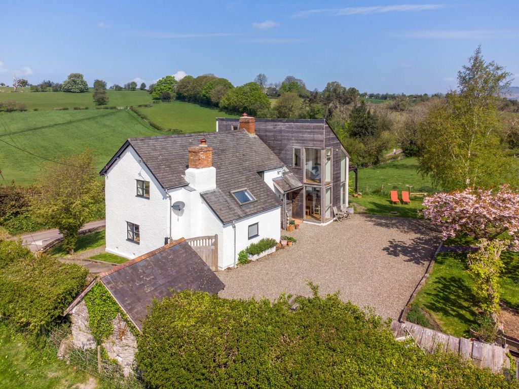 3 bed detached house for saleMontgomery Road, Bishops Castle, Shropshire SY9