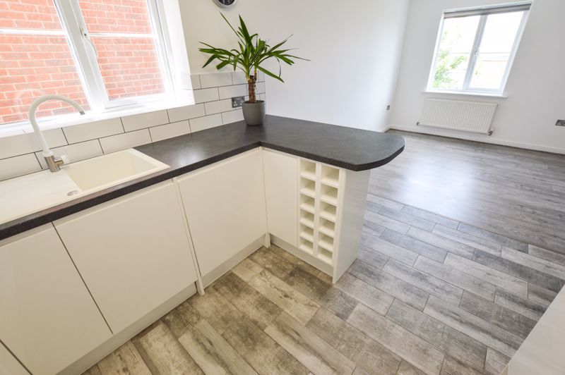 2 bed flat for saleSidney Gardens, Blyth NE24 photo 3