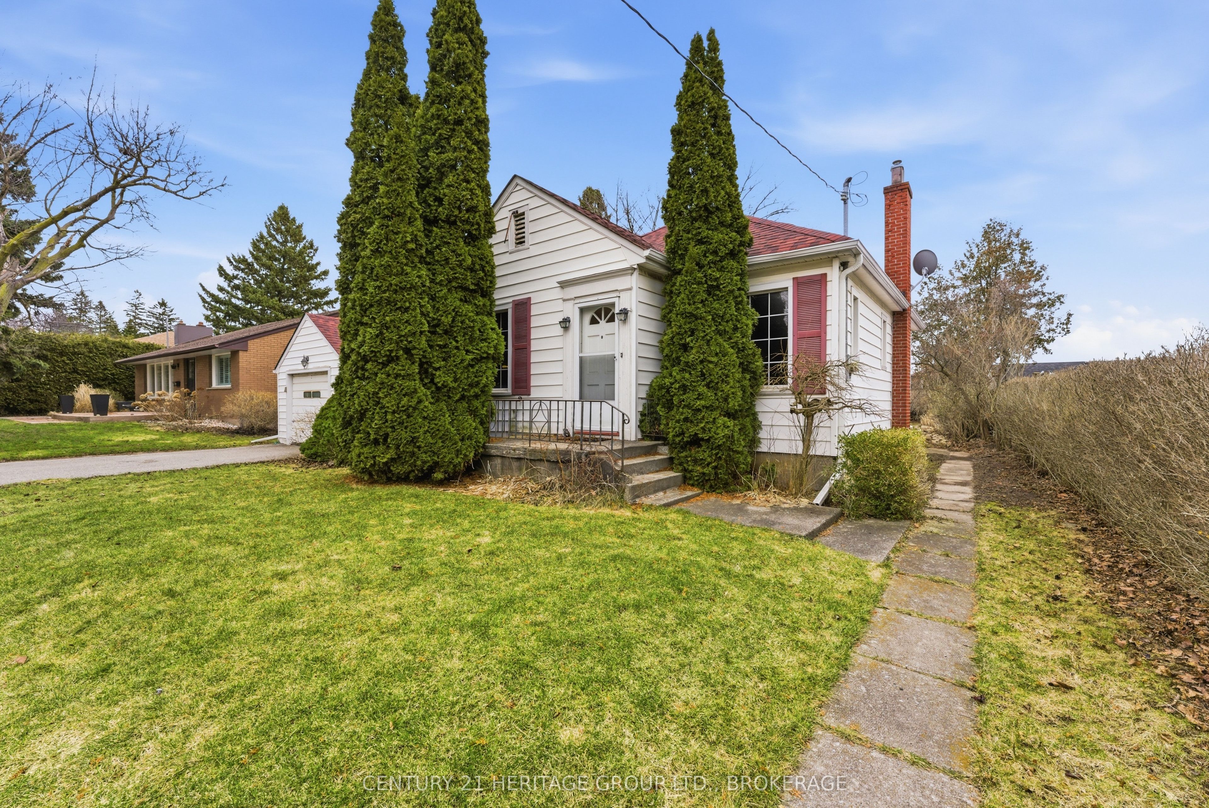 1033 King Street E, Oshawa, ON, L1H 1H4