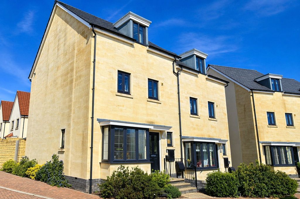4 bed semi-detached house for saleKingsfield Leaze, Bradford On Avon BA15