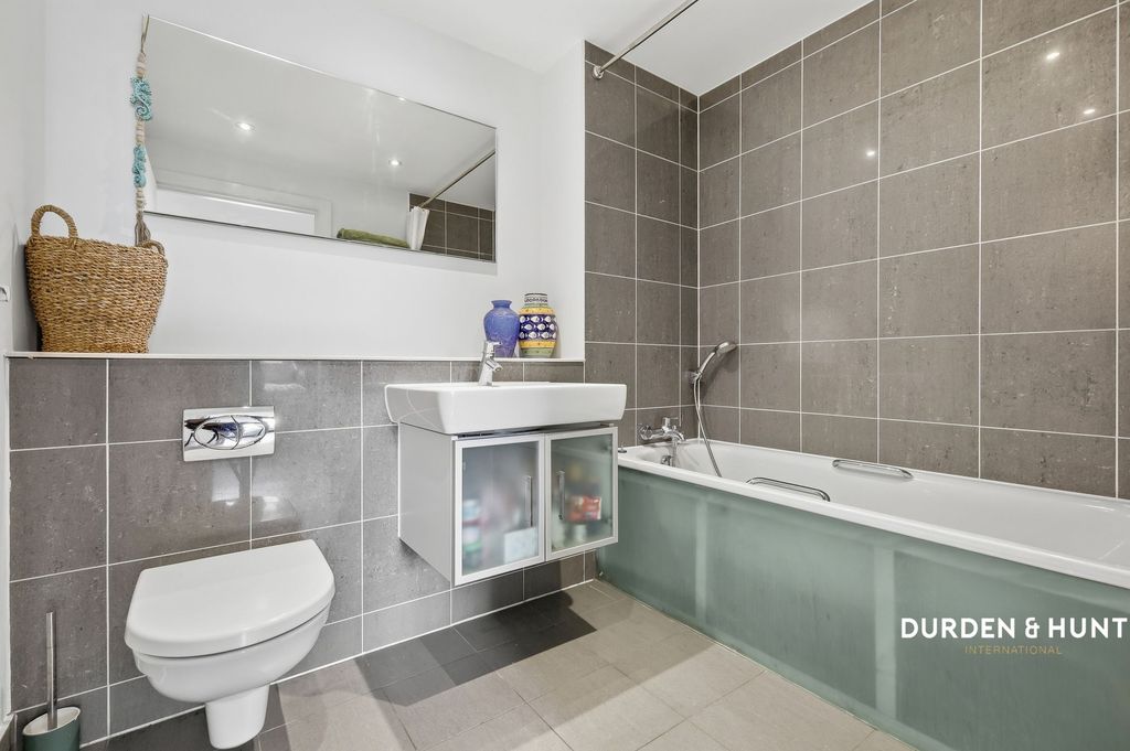 Additional image 16 of 2 bed flat for saleHigh Road, Shore Point IG9