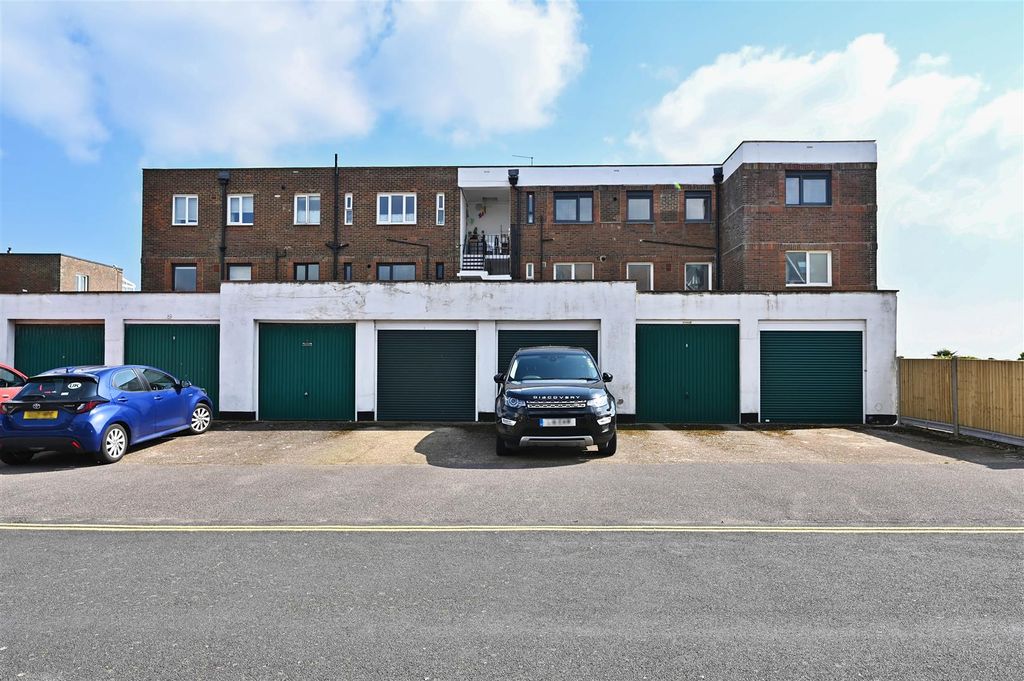 Additional image 13 of 3 bed flat for saleDe La Warr Parade, Bexhill-On-Sea TN40