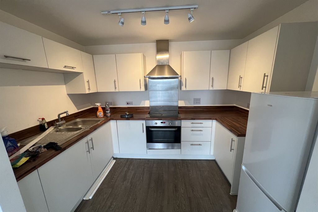 2 bed flat for saleClydesdale Way, Belvedere DA17